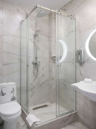 Гостиница 7 Дорог Иркутск Номер первой категории (Стандарт Улучшенный с 2 кроватями)-4