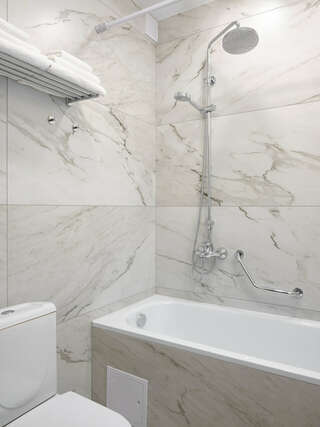 Гостиница 7 Дорог Иркутск Номер первой категории (Стандарт двухместный с 2 кроватями)-8