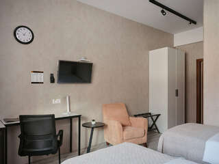 Гостиница 7 Дорог Иркутск Номер первой категории (Стандарт двухместный с 2 кроватями)-6