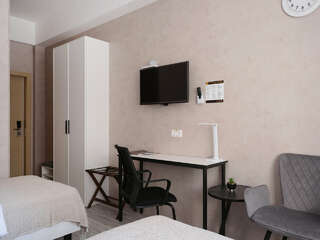 Гостиница 7 Дорог Иркутск Номер первой категории (Стандарт двухместный с 2 кроватями)-2