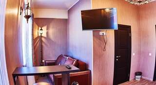 Гостиница 7 Дорог Иркутск Номер-студио с кроватью размера "king-size" и диван-кроватью-5